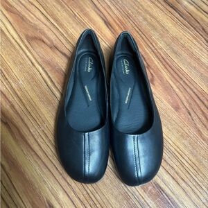 Clarks Black Leather Rounded Toe Ballet Flats Livia Lily